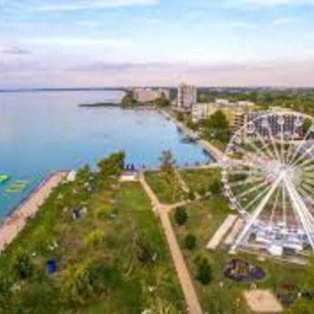 Lido Di Siofok - Aranypart - Minden 1 Percre! Lägenhet Exteriör bild