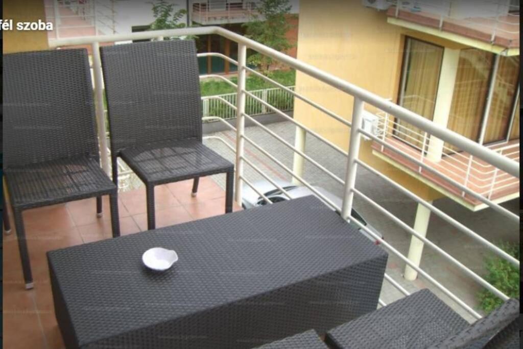 Lido Di Siofok - Aranypart - Minden 1 Percre! Lägenhet Exteriör bild