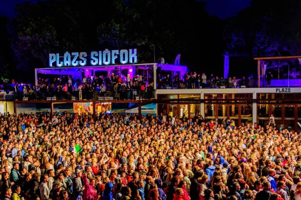Lido Di Siofok - Aranypart - Minden 1 Percre! Lägenhet Exteriör bild