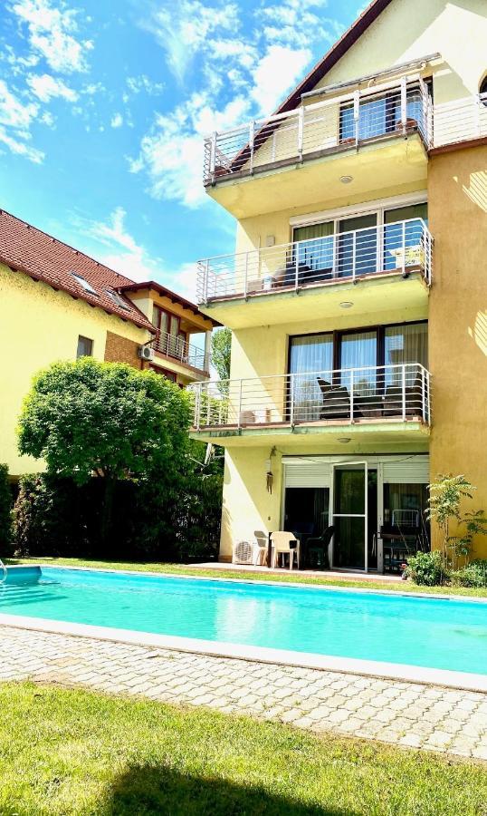 Lido Di Siofok - Aranypart - Minden 1 Percre! Lägenhet Exteriör bild